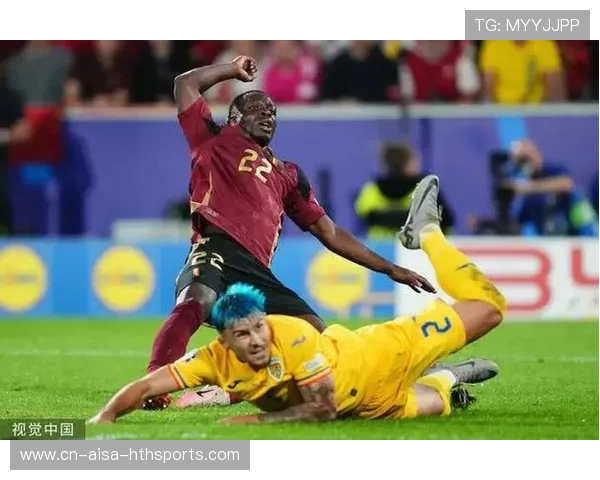 卢卡库禁区外突然起脚，力量型进攻让比利时气势上扬