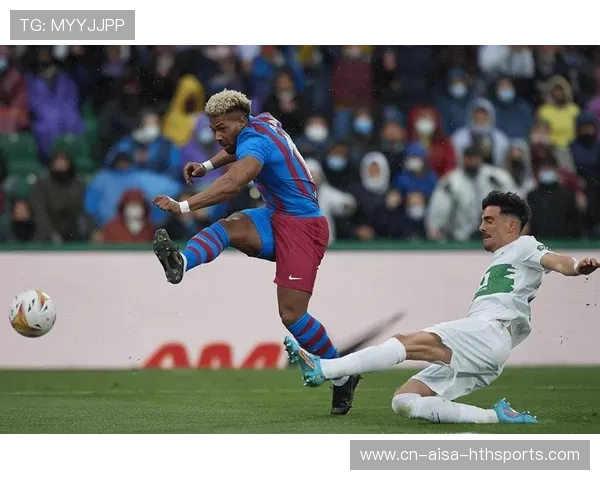 巴塞罗那中场节奏突然提速牵动前场三线整体前压