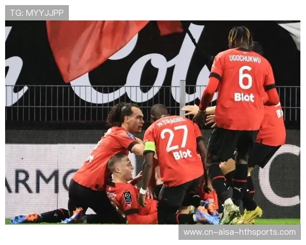 萨卡右路内切后左脚抽射，皮球应声入网